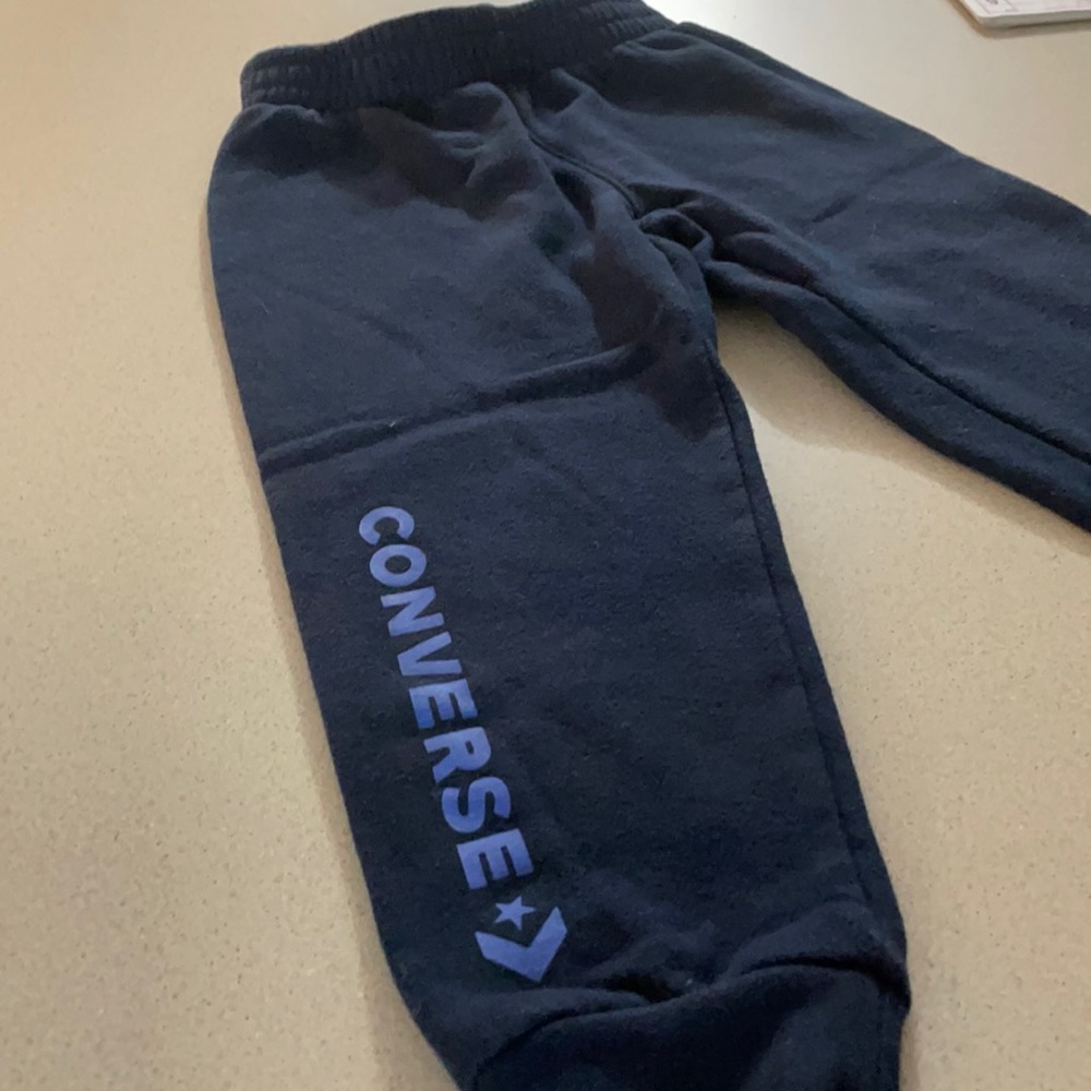 4t Converse sweats